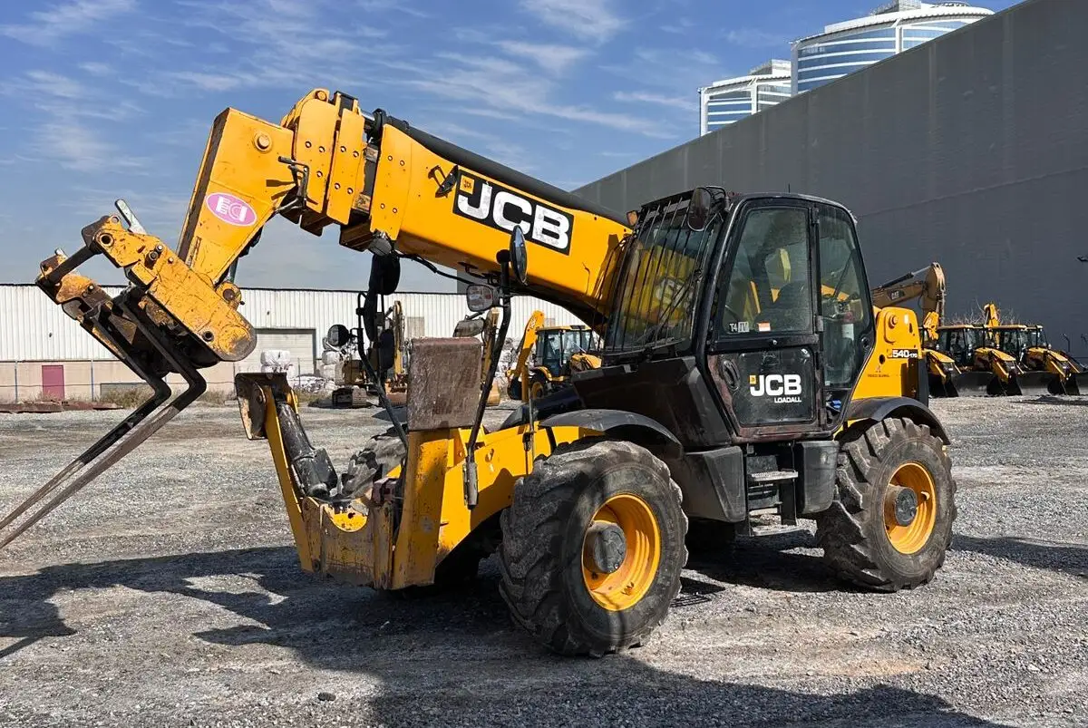 Telescopic Handler - 17 Meter